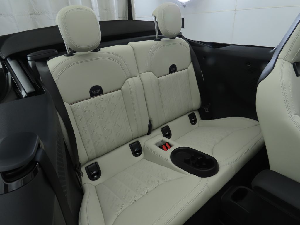 2026 Mini Cooper Convertible Iconic photo 28