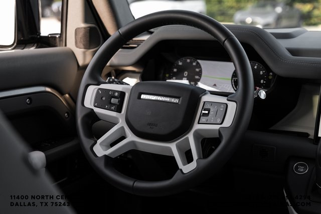 2025 Land Rover Defender 110 S photo 15
