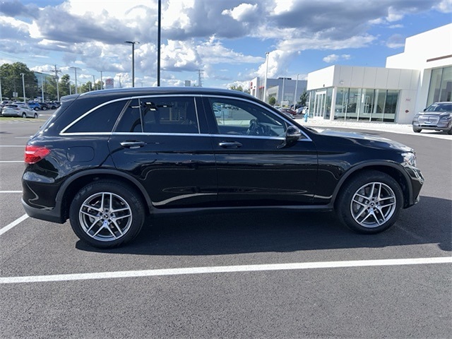 2019 Mercedes Benz GLC 300 4MATIC photo 4