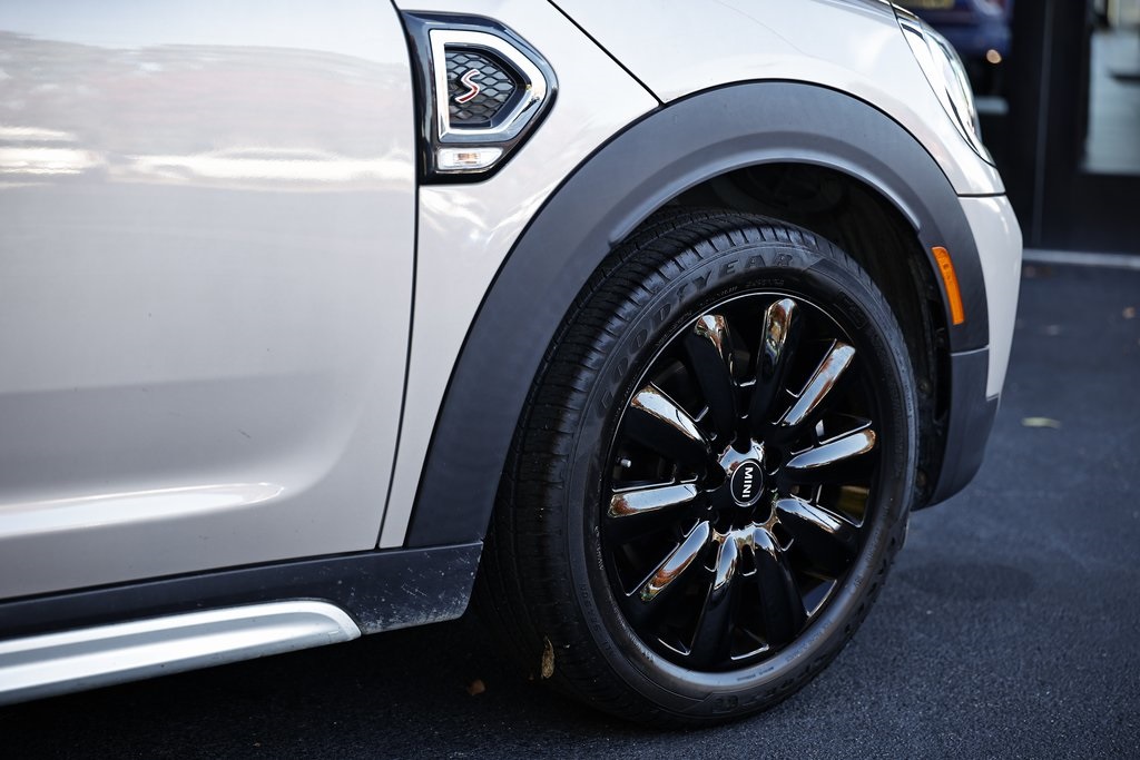 2023 Mini Cooper Signature photo 2