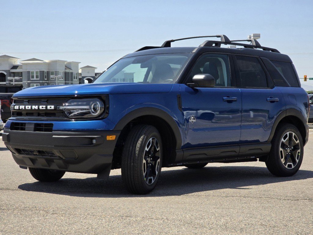 2024 Ford Bronco Sport Outer Banks photo 3