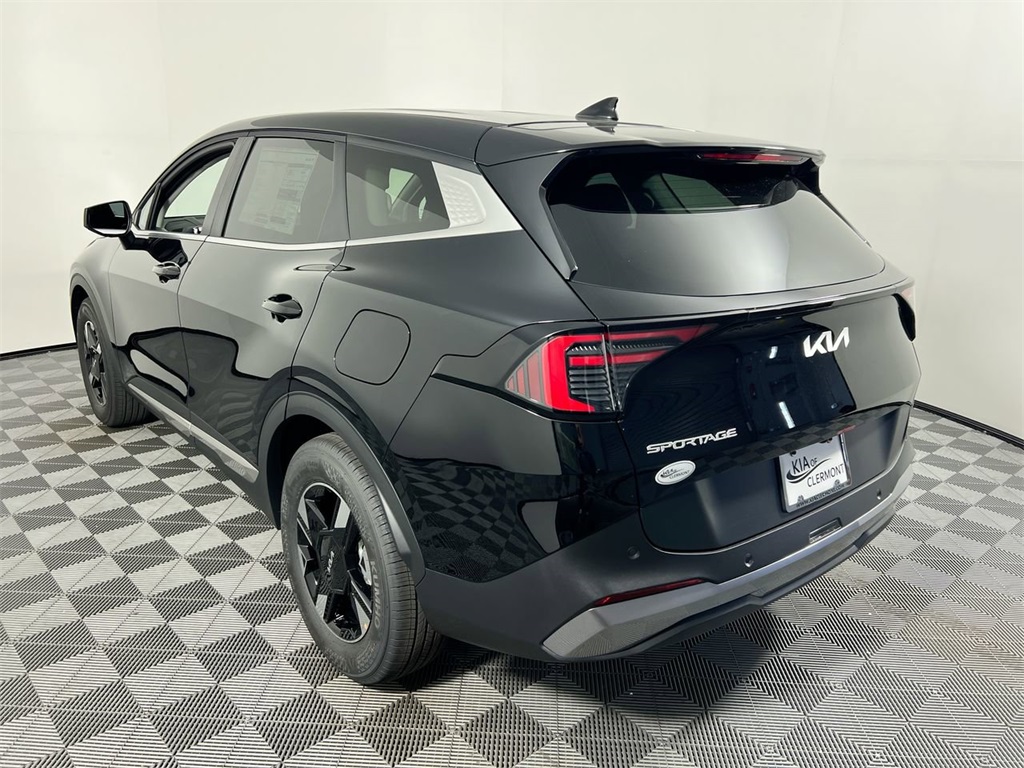 2026 Kia Sportage LX photo 4