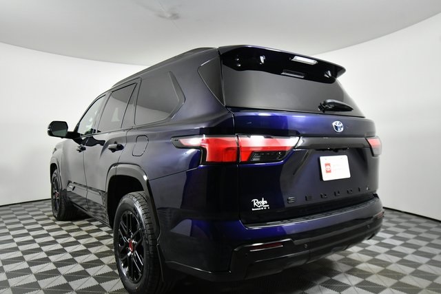2023 Toyota Sequoia SR5 photo 12