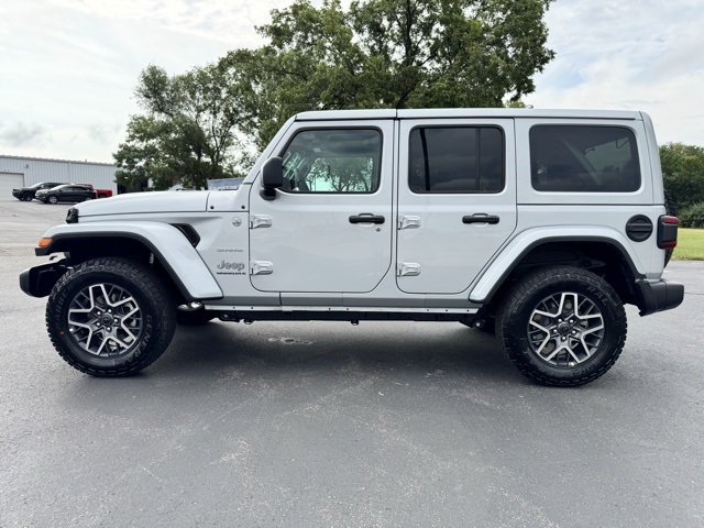 2024 Jeep Wrangler Sahara photo 4