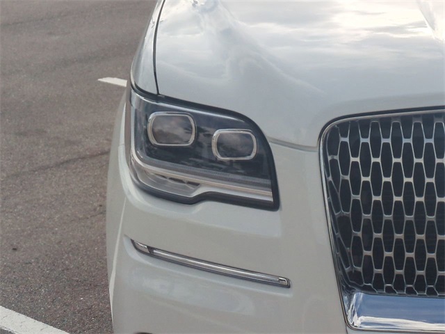 2023 Lincoln Navigator Standard photo 10
