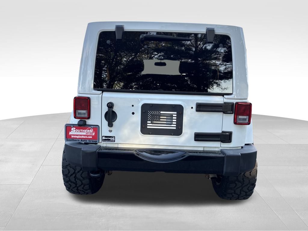 2017 Jeep Wrangler Unlimited Sahara photo 4