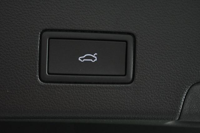 2026 Volkswagen Atlas Cross Sport SE Technology photo 4
