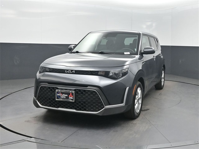 2023 Kia Soul LX's photo