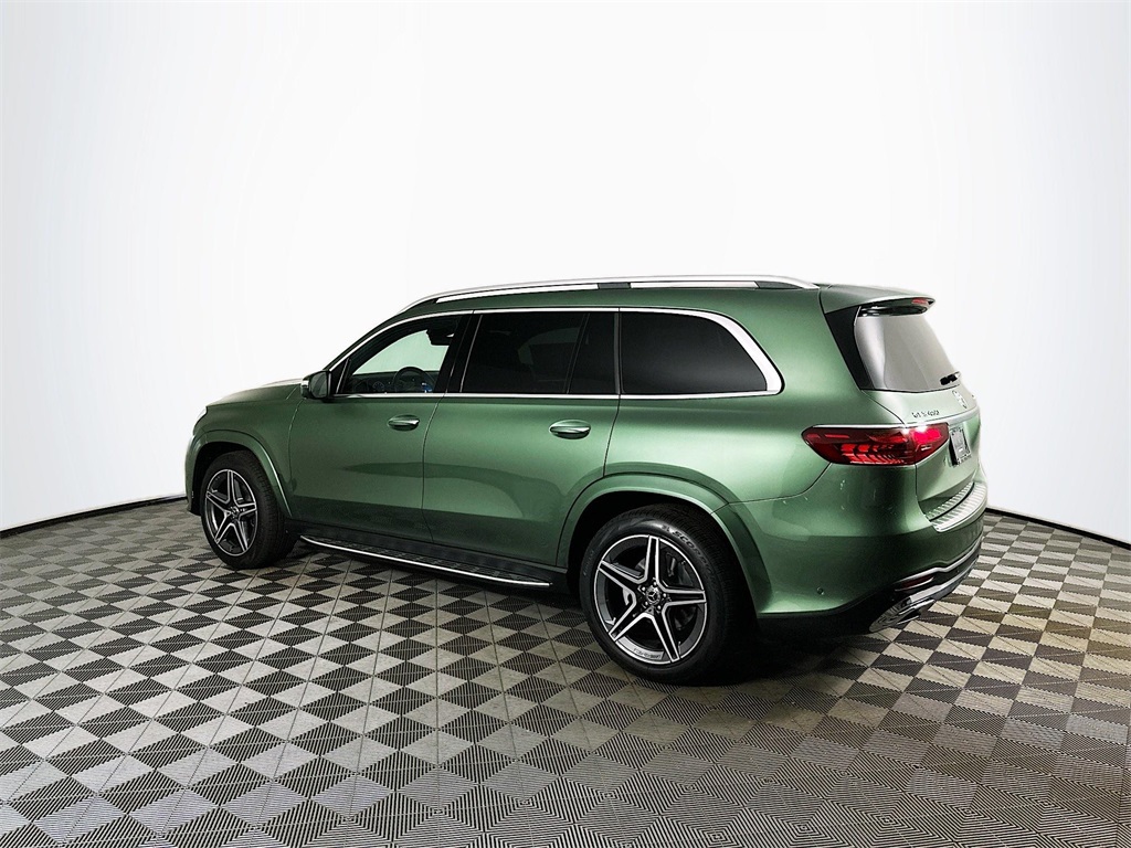 2026 Mercedes Benz GLS 450 4MATIC photo 4