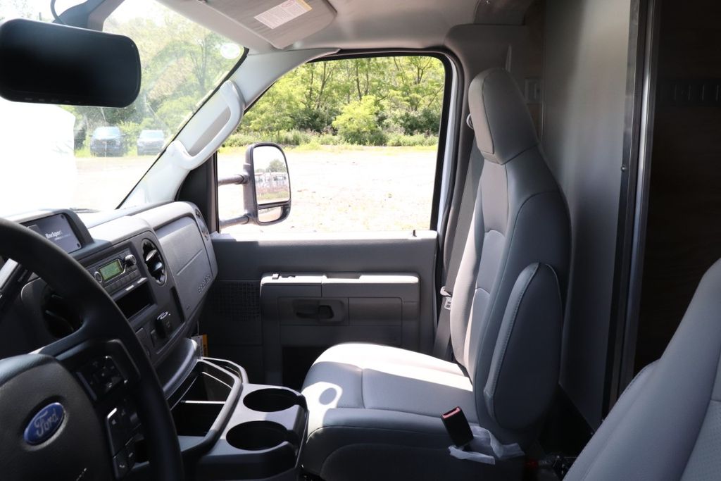 2026 Ford E-450 photo 10