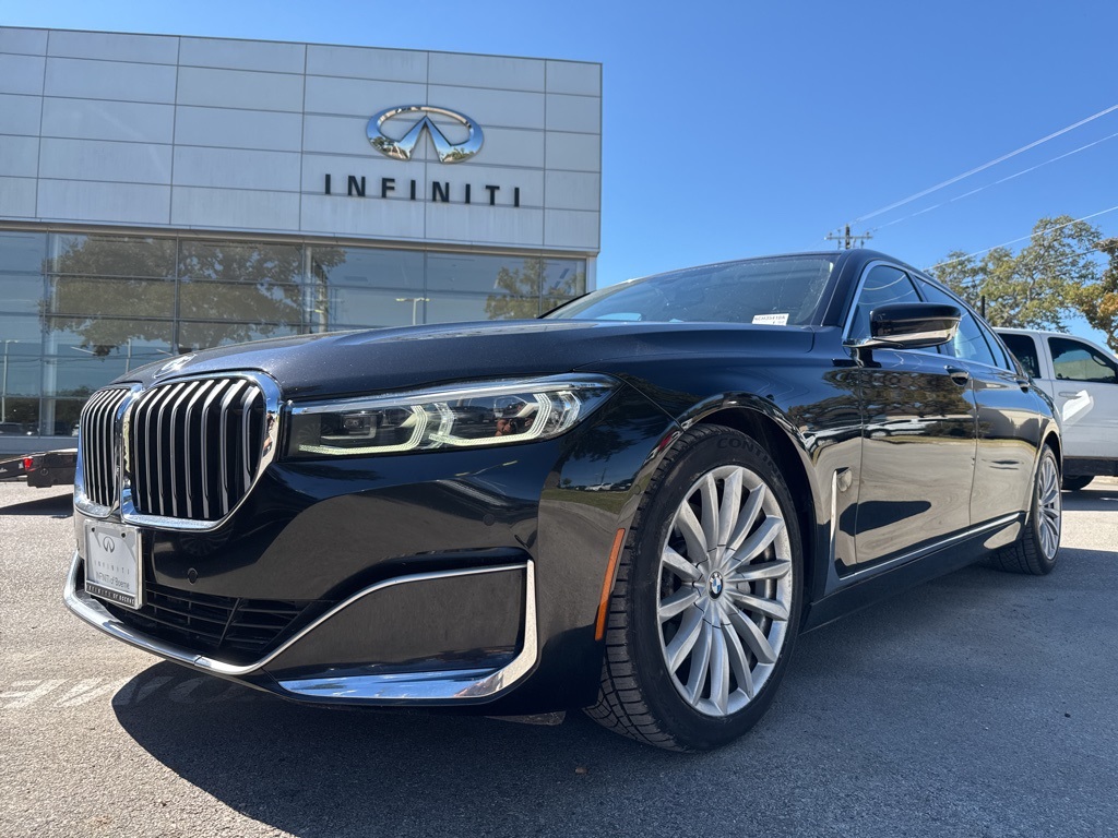 2022 BMW 7 Series 740i