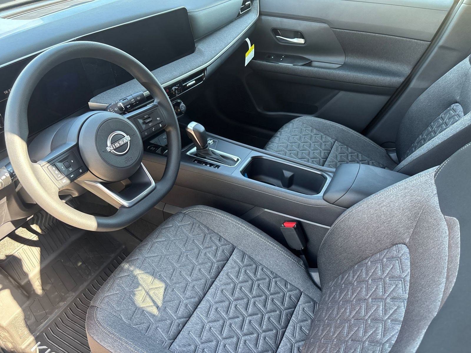 2026 Nissan Kicks SV photo 4