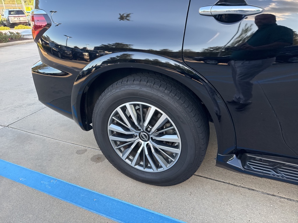 2021 Nissan Armada SL photo 4