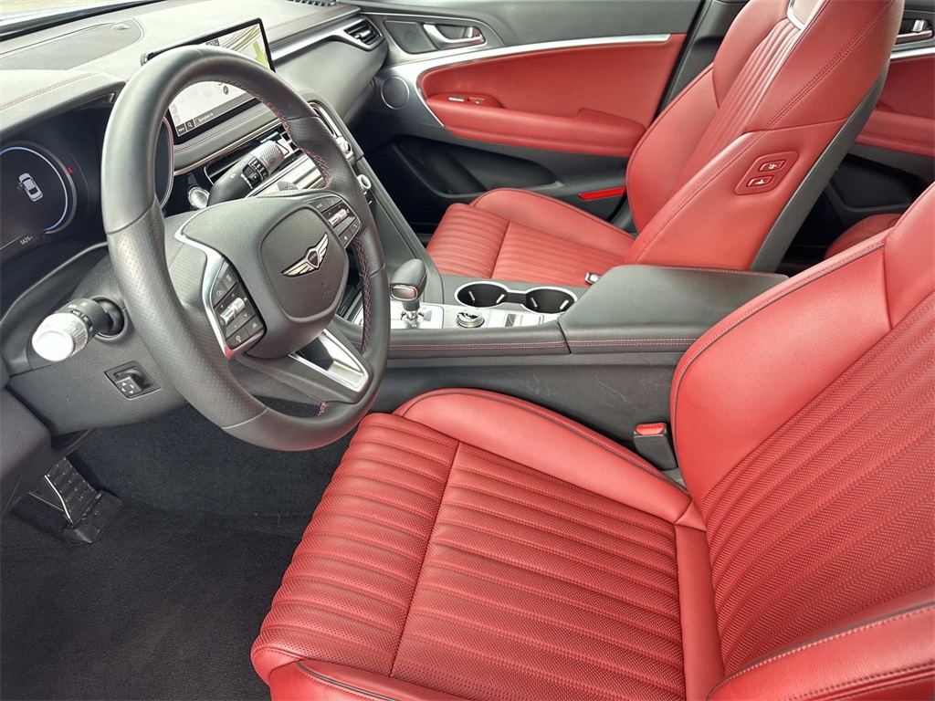 2025 Genesis G70 2.5T photo 13