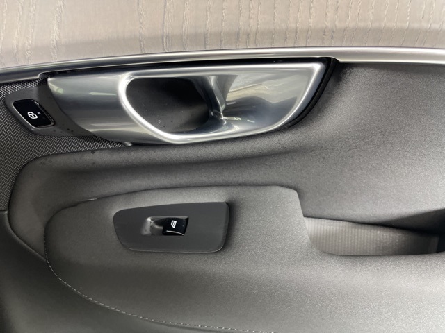 2025 Volvo XC90 T8 photo 15