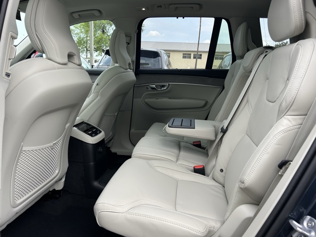 2025 Volvo XC90 T8 AWD photo 22