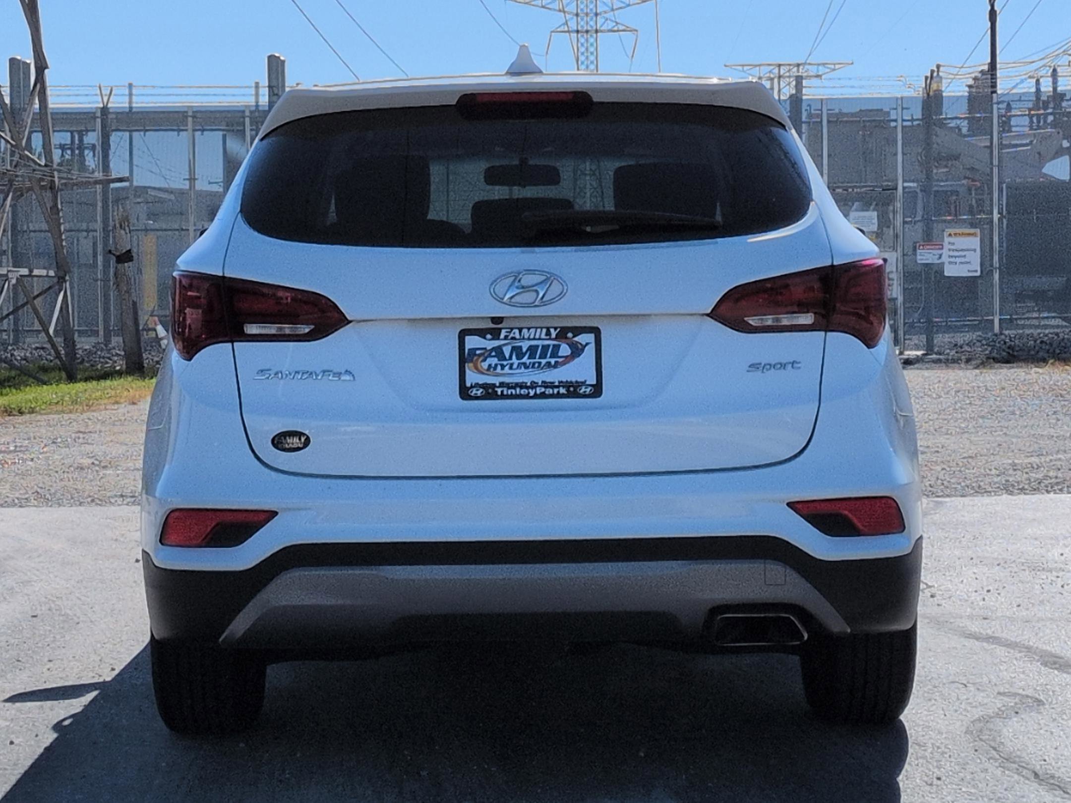 2017 Hyundai Santa Fe Sport photo 2