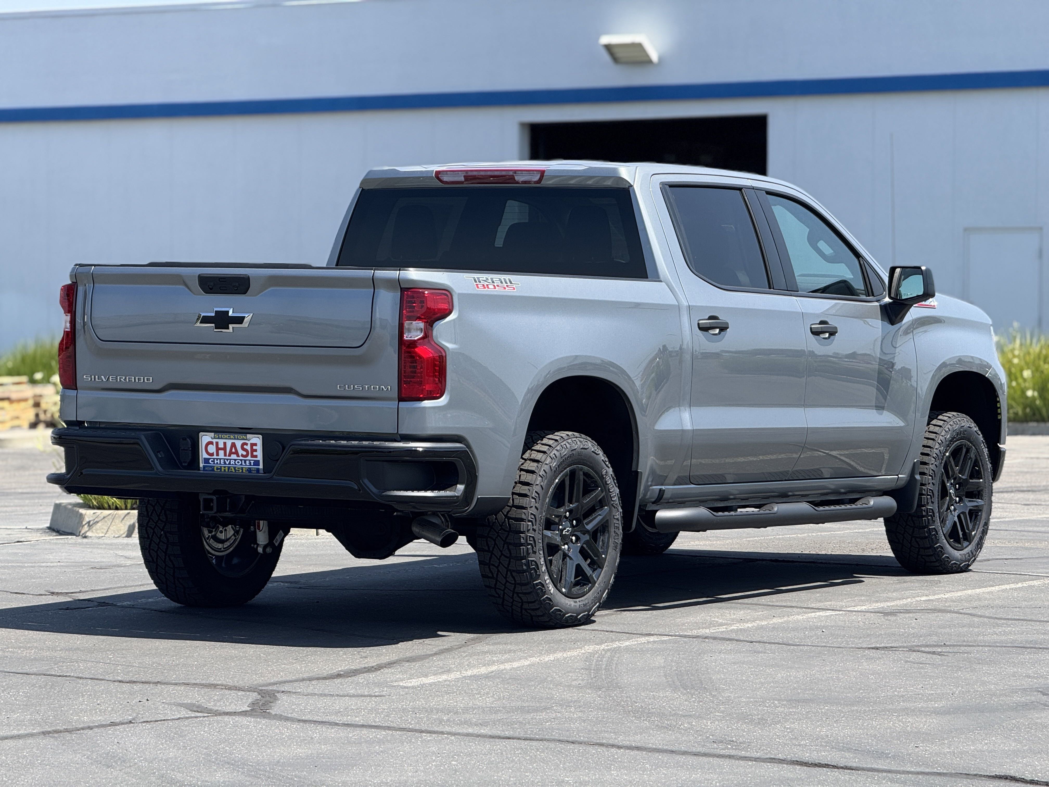 2025 Chevrolet Silverado 1500 Custom Trail Boss photo 4