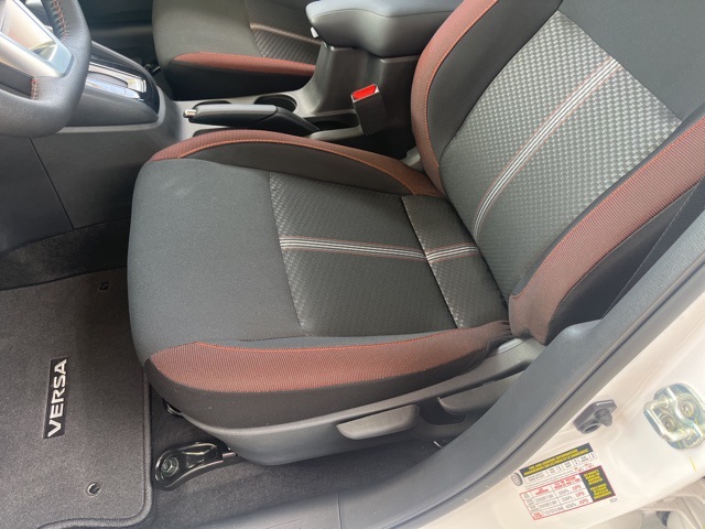 2025 Nissan Versa 1.6 SR photo 7