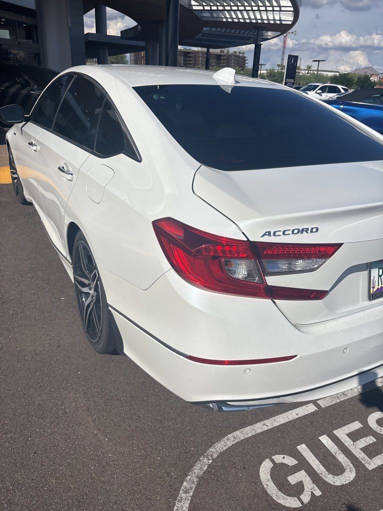 2021 Honda Accord Hybrid Touring photo 6