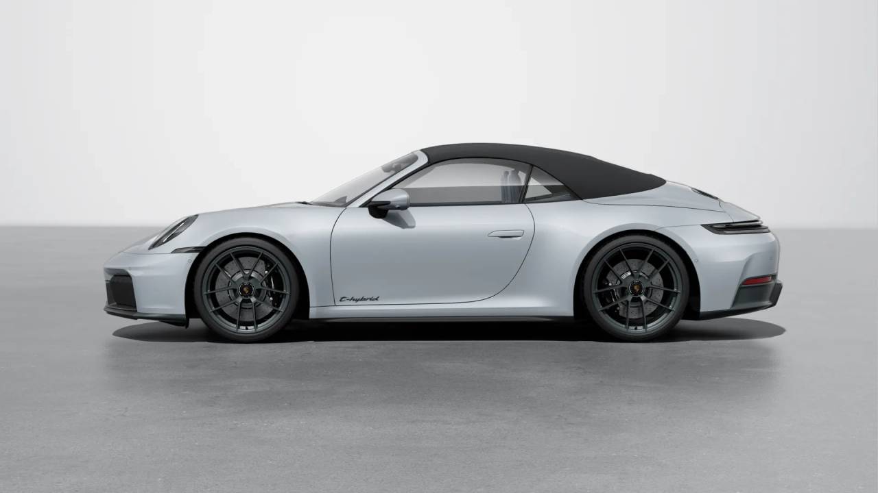 2026 Porsche 911 4 GTS Cabriolet photo 2