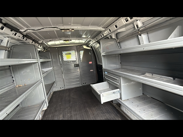 2021 Gmc Savana Cargo 2500 photo 17