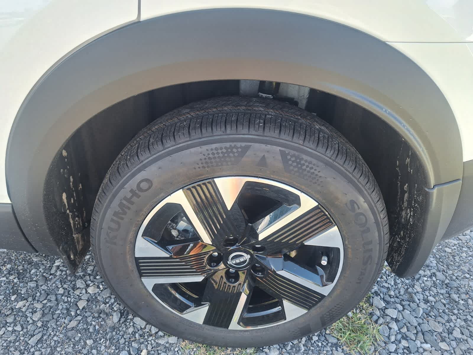 2025 Nissan Kicks SV photo 23