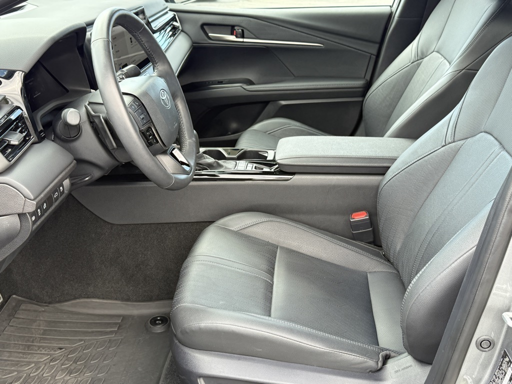 2025 Toyota Camry XSE photo 13