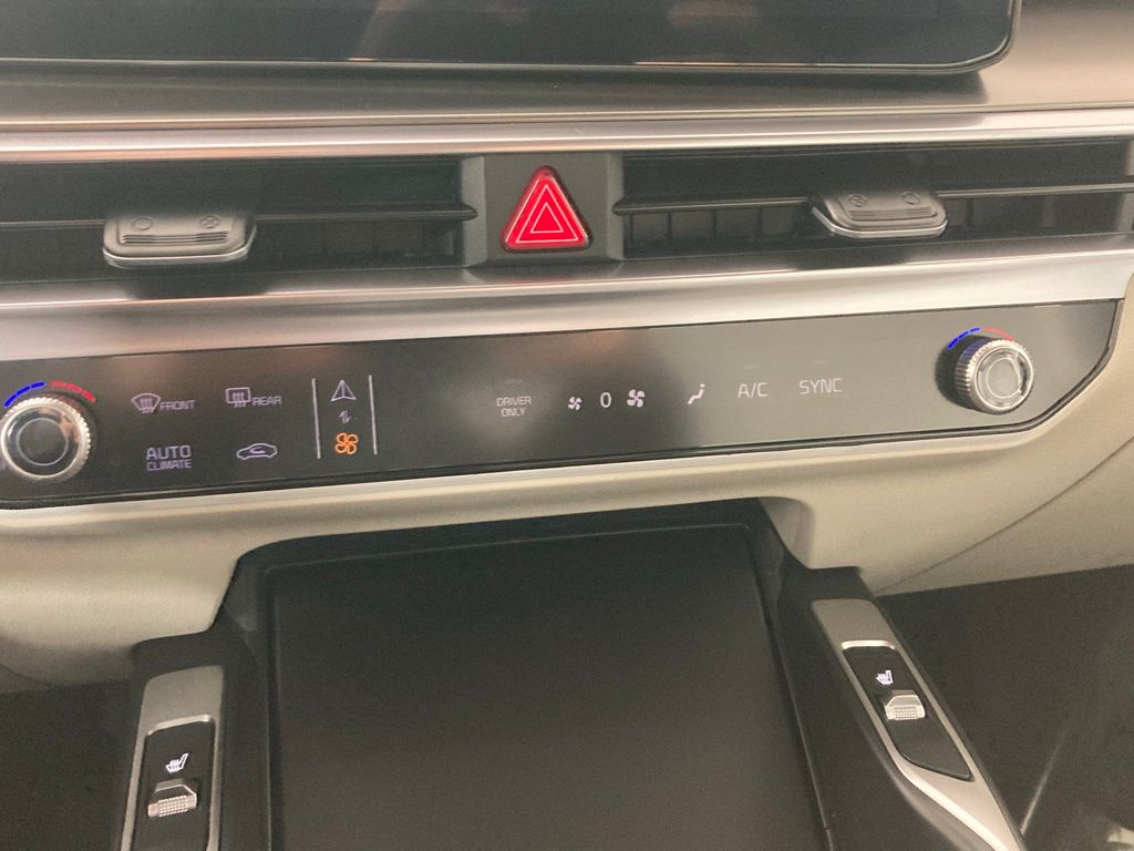 2026 Kia Sorento Hybrid EX photo 3