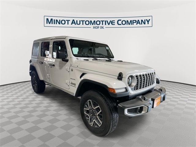 2024 Jeep Wrangler 4-Door Sahara's photo
