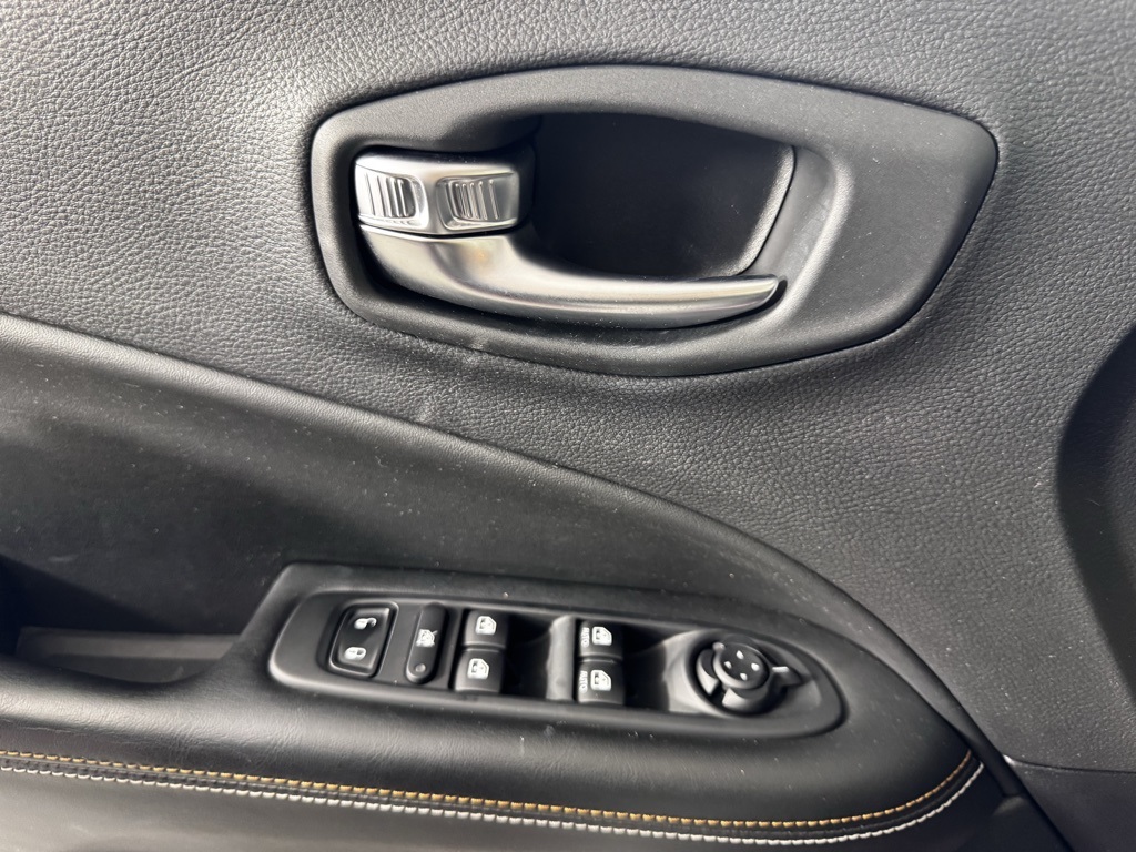 2018 Jeep Compass Latitude photo 18
