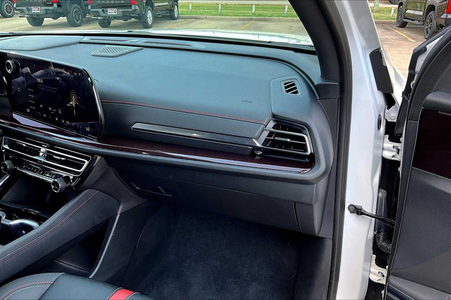 2024 Chevrolet Traverse RS photo 17