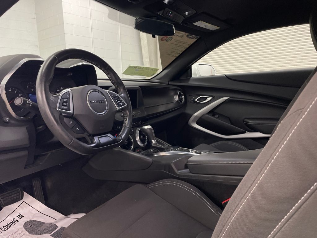 2021 Chevrolet Camaro 1LT photo 4