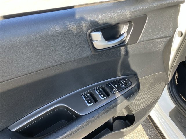 2019 Kia Optima S photo 14