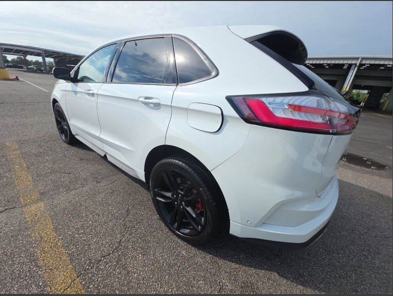 2022 Ford Edge ST photo 3