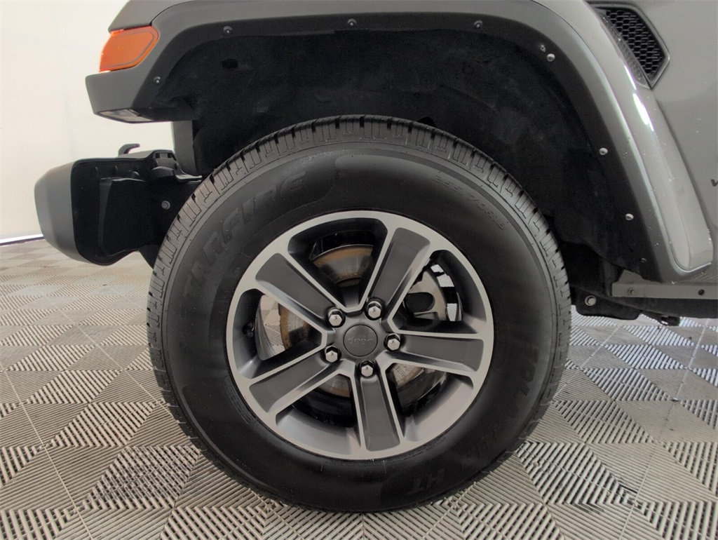 2023 Jeep Wrangler Sahara photo 16