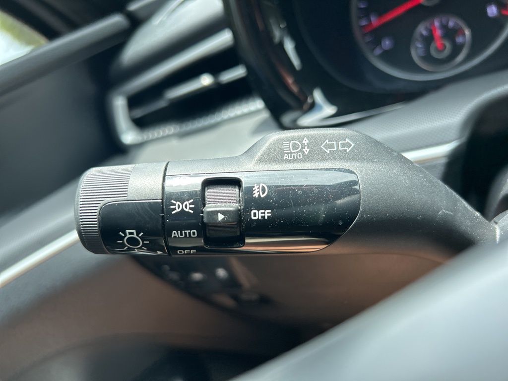 2022 Kia K5 GT-Line photo 22