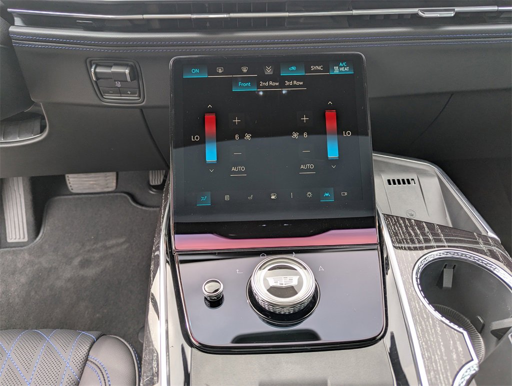 2026 Cadillac Escalade Luxury photo 24