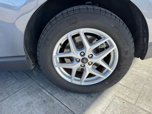 2024 Ford Edge SEL photo 3