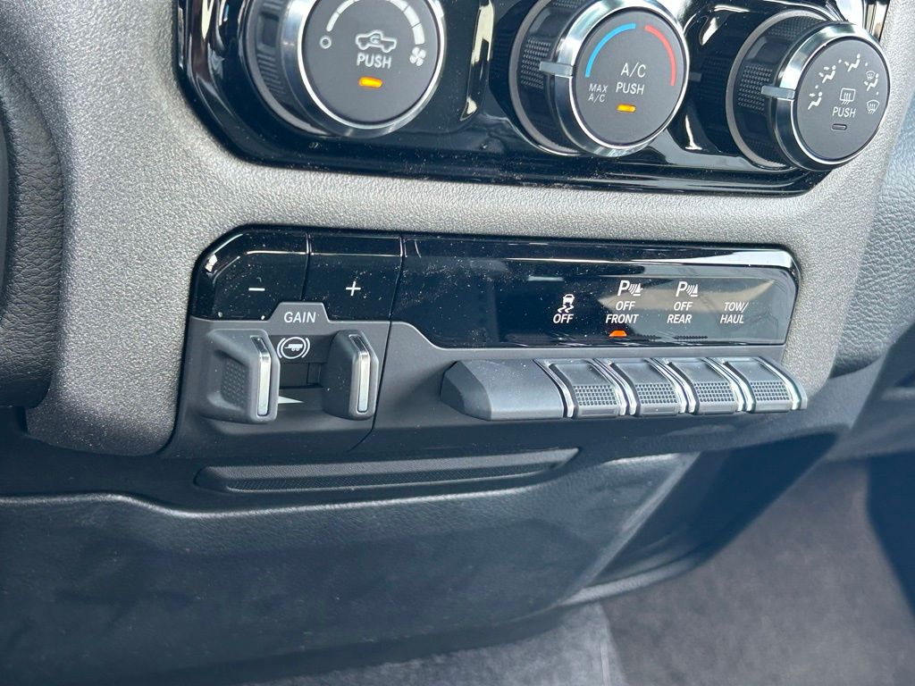 2025 Ram 1500 Tradesman photo 36