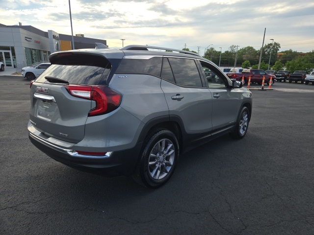 2024 Gmc Terrain SLT photo 4