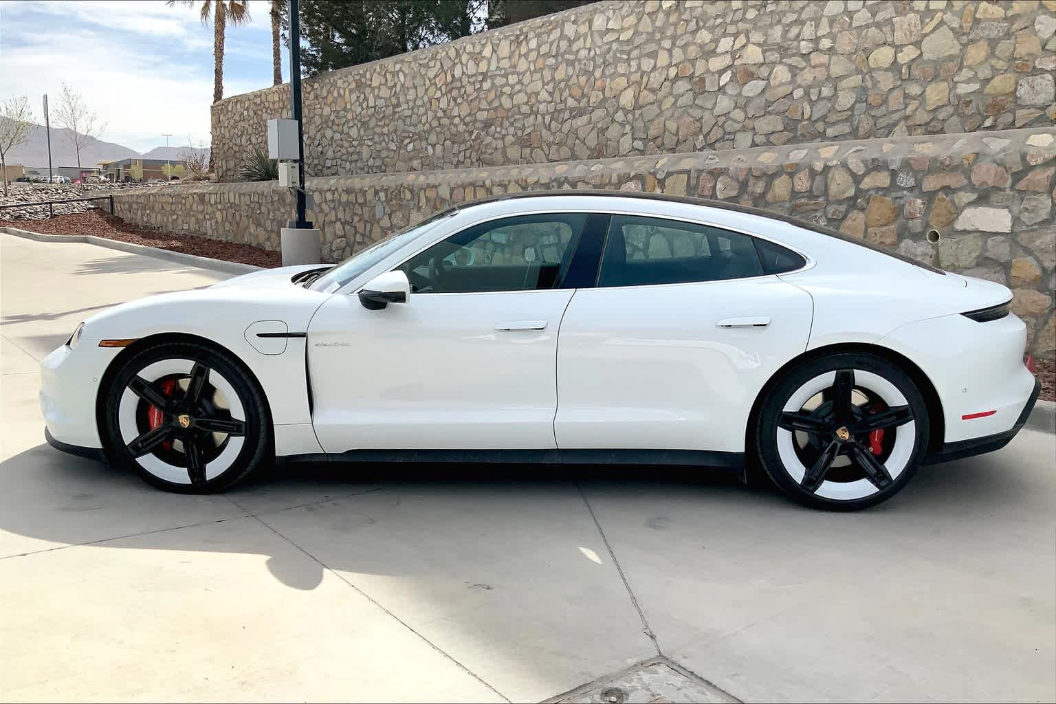 2025 Porsche Taycan 4S photo 2