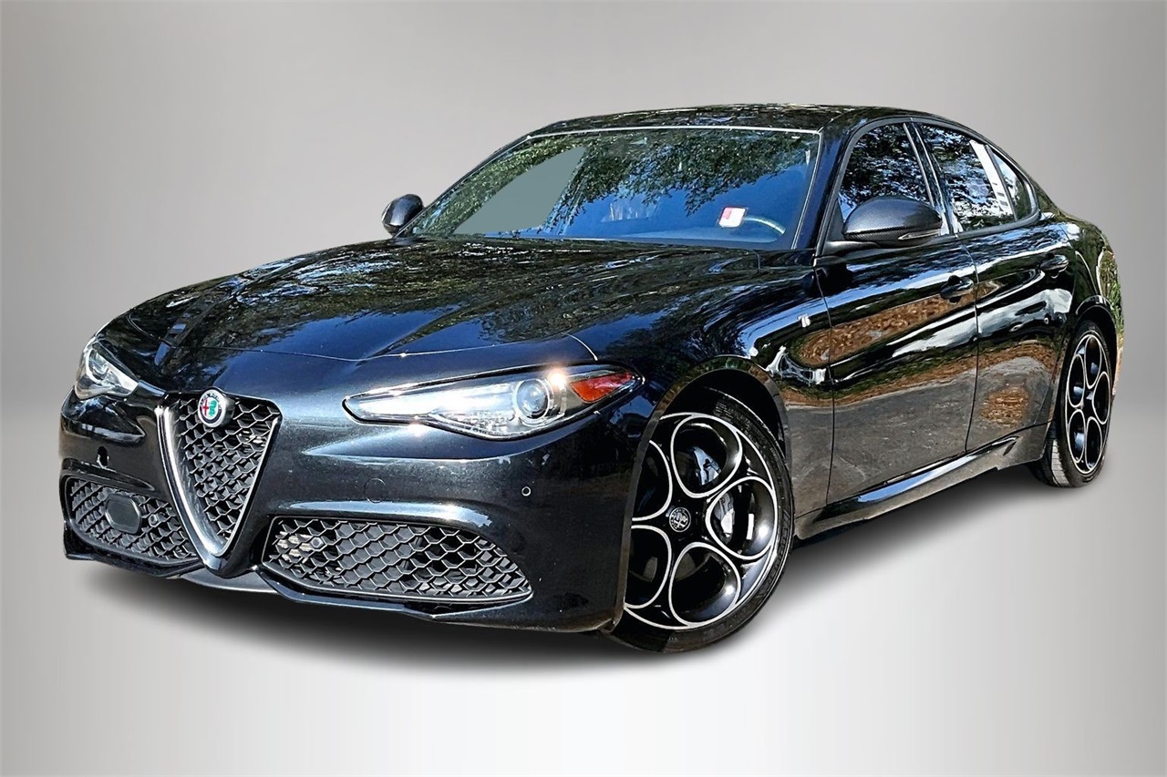 2022 Alfa Romeo Giulia Ti's photo