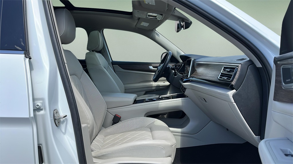 2024 Volkswagen Atlas SEL Premium R-Line photo 7