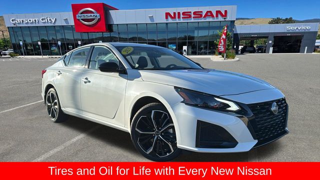 2025 Nissan Altima SR's photo