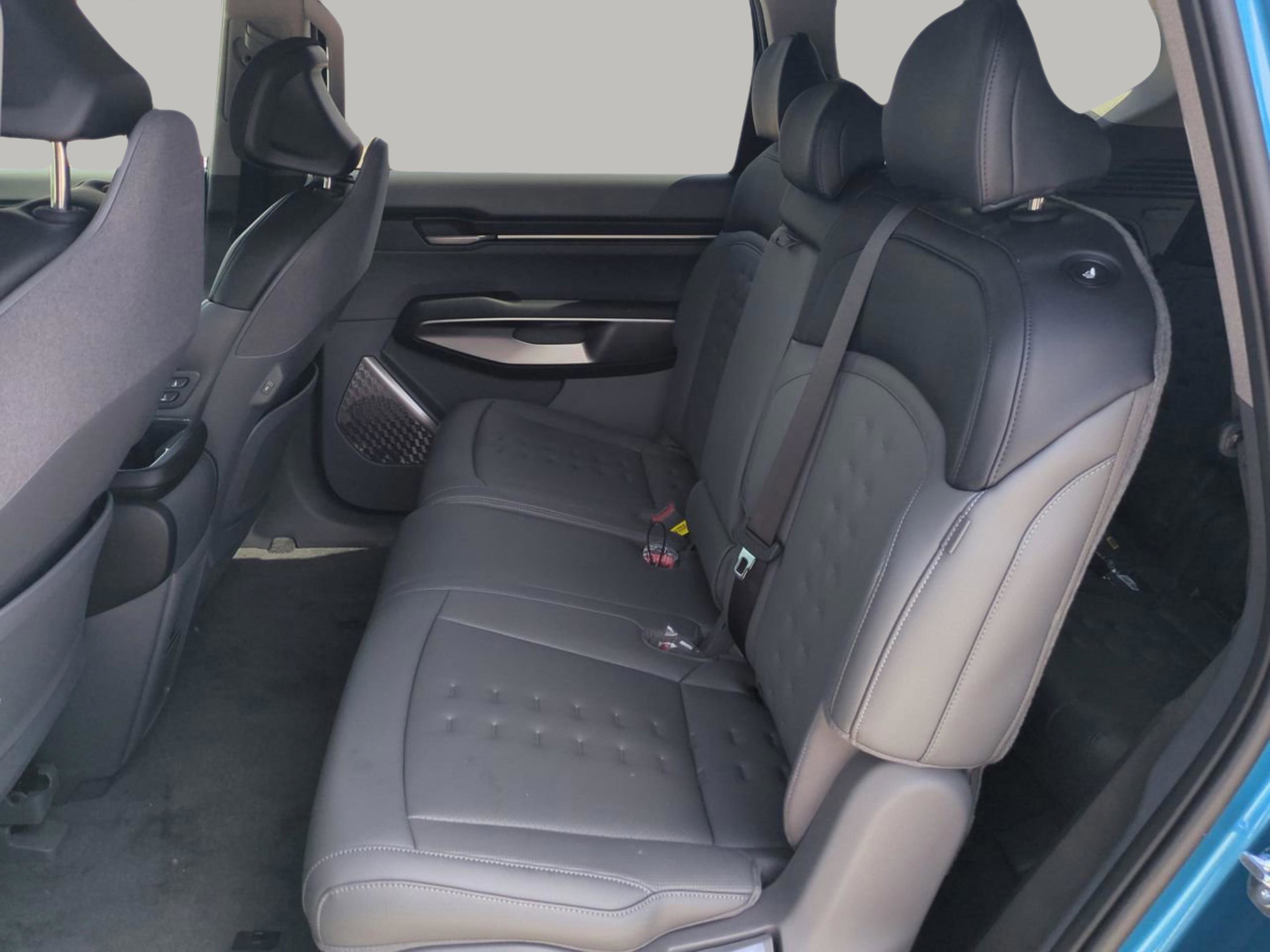 2026 Kia EV9 Wind photo 27