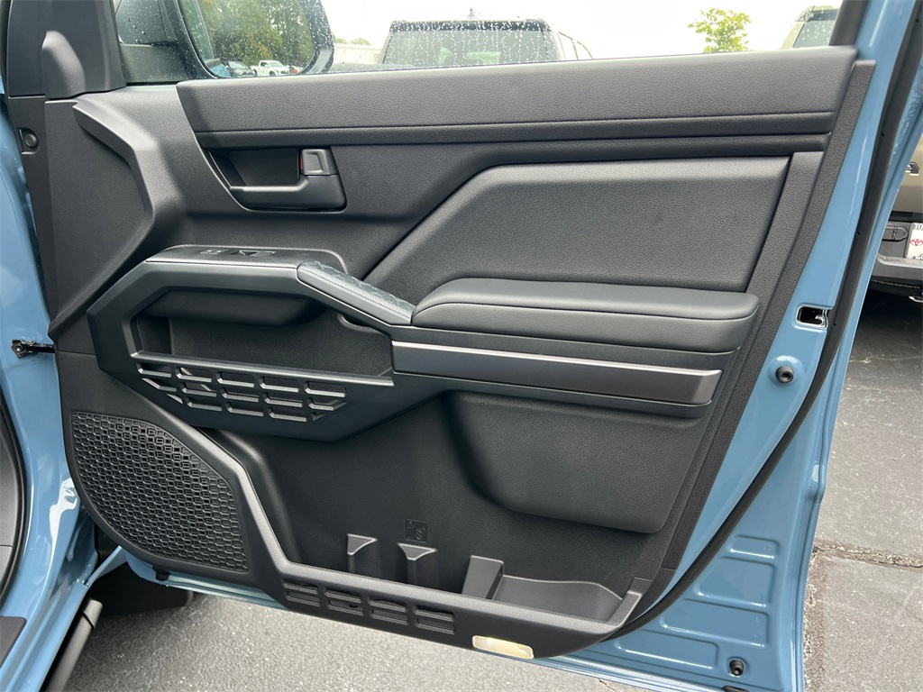 2025 Toyota 4Runner SR5 photo 14