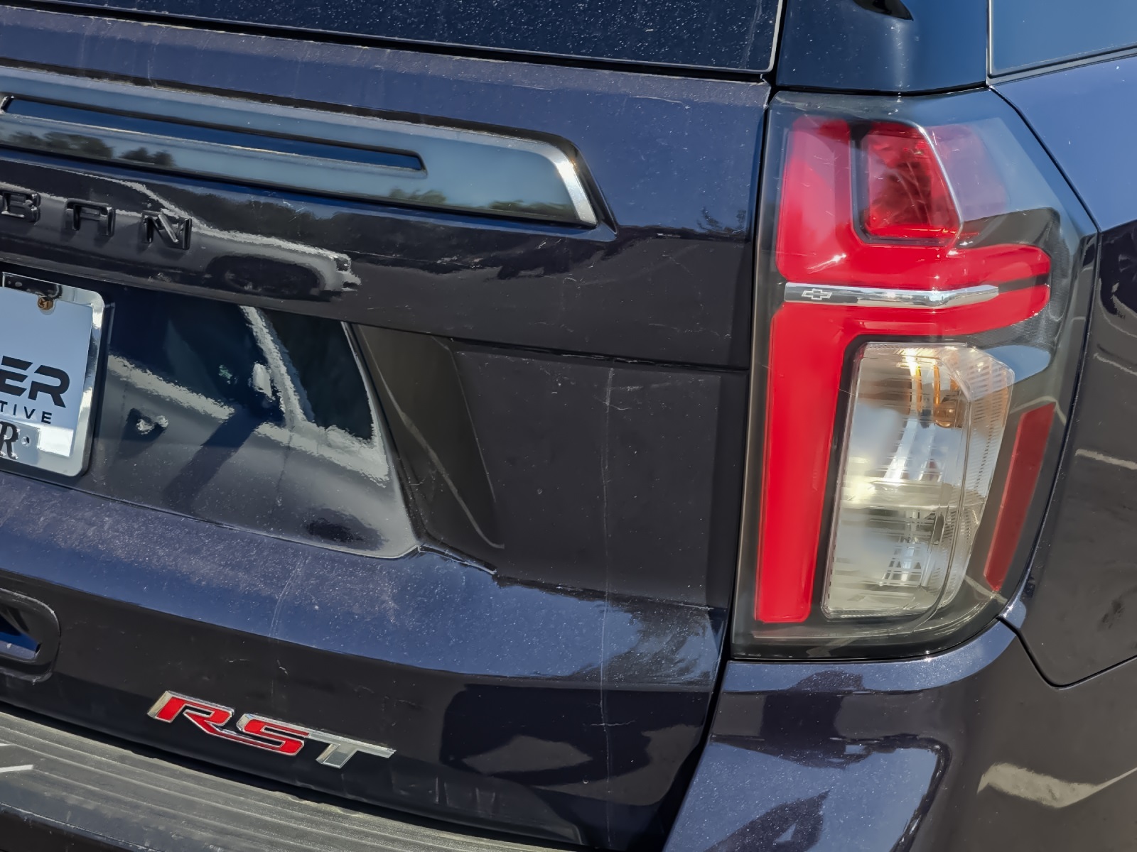 2022 Chevrolet Suburban RST photo 27