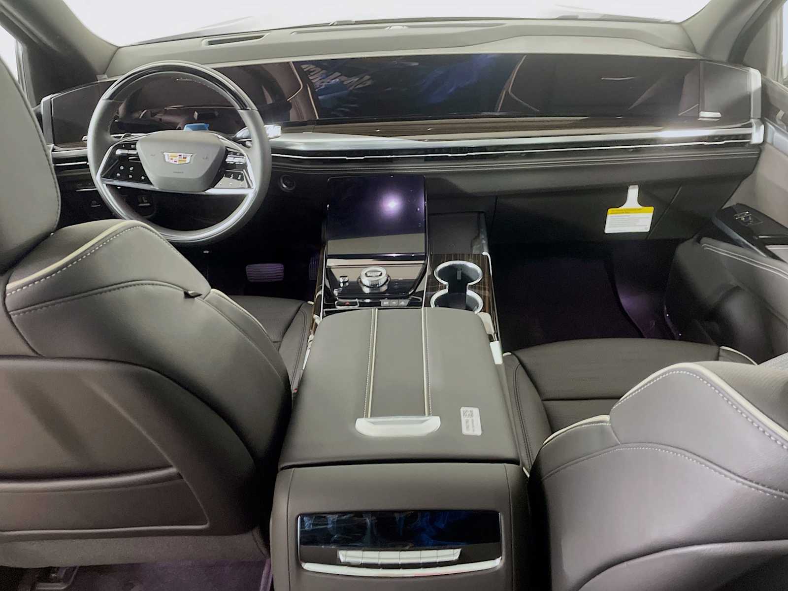 2026 Cadillac Escalade ESV Luxury photo 3