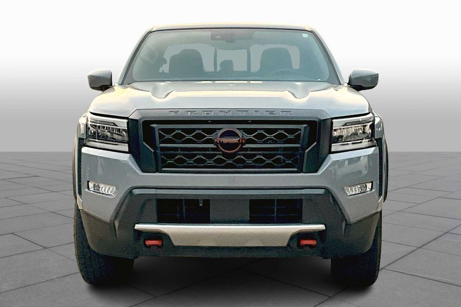 2023 Nissan Frontier PRO-X photo 3